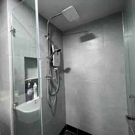 Oceanview Oasis Suite Jesselton Quay 海景优雅豪华公寓 Kota Kinabalu Exterior photo